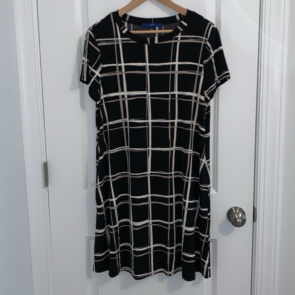 Apt 9 Sheath Dress With Pockets! Window Pane Print Super Comfortable Size L